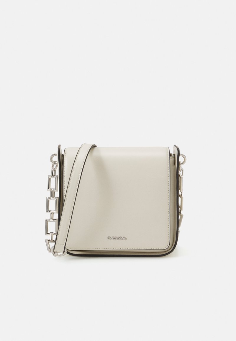 Calvin Klein ARCHIVAL CHAIN CROSSBODY FLAP Across body bag dark ecru/offwhite Zalando.co.uk