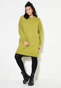 Studio Untold MIDI RUNDHALS LANGARM - Neulemekko - algae green