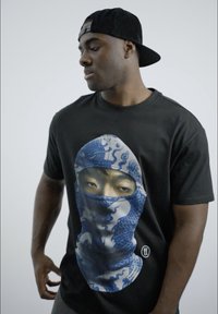 Forgotten Faces UNISEX BLACLAVA HEAVY OVERSIZED - Apdrukāts T-krekls - white