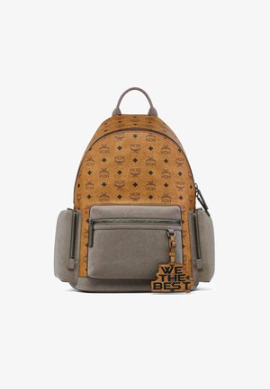 MCM, MCM X WE THE BEST STARK RUCKSACK IN VISETOS UNISEX - Rygsække - cognac