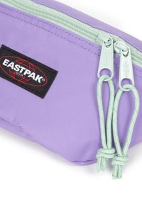 Eastpak SPRINGER POWR - Bältesväska - block lilac