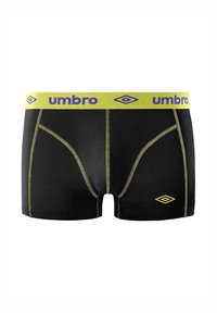 Shorts boxeurs noirs avec une ceinture jaune arborant le logo "Umbro" en violet. Des coutures contrastantes mettent en valeur le design et la forme.