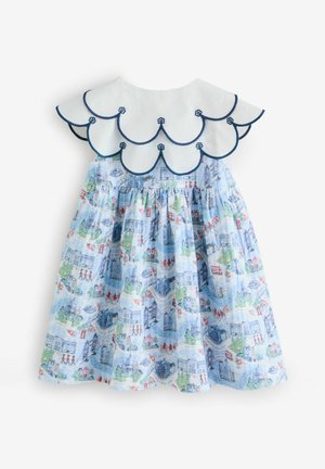 Virágmintás ruha világoskék anyagból, fehér hullámos gallérral tengerészkék szegéllyel és ráncolt szoknyarésszel.