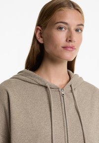 OYSHO WIDE-SLEEVE HOODED  - Mikina so zipsom - khaki