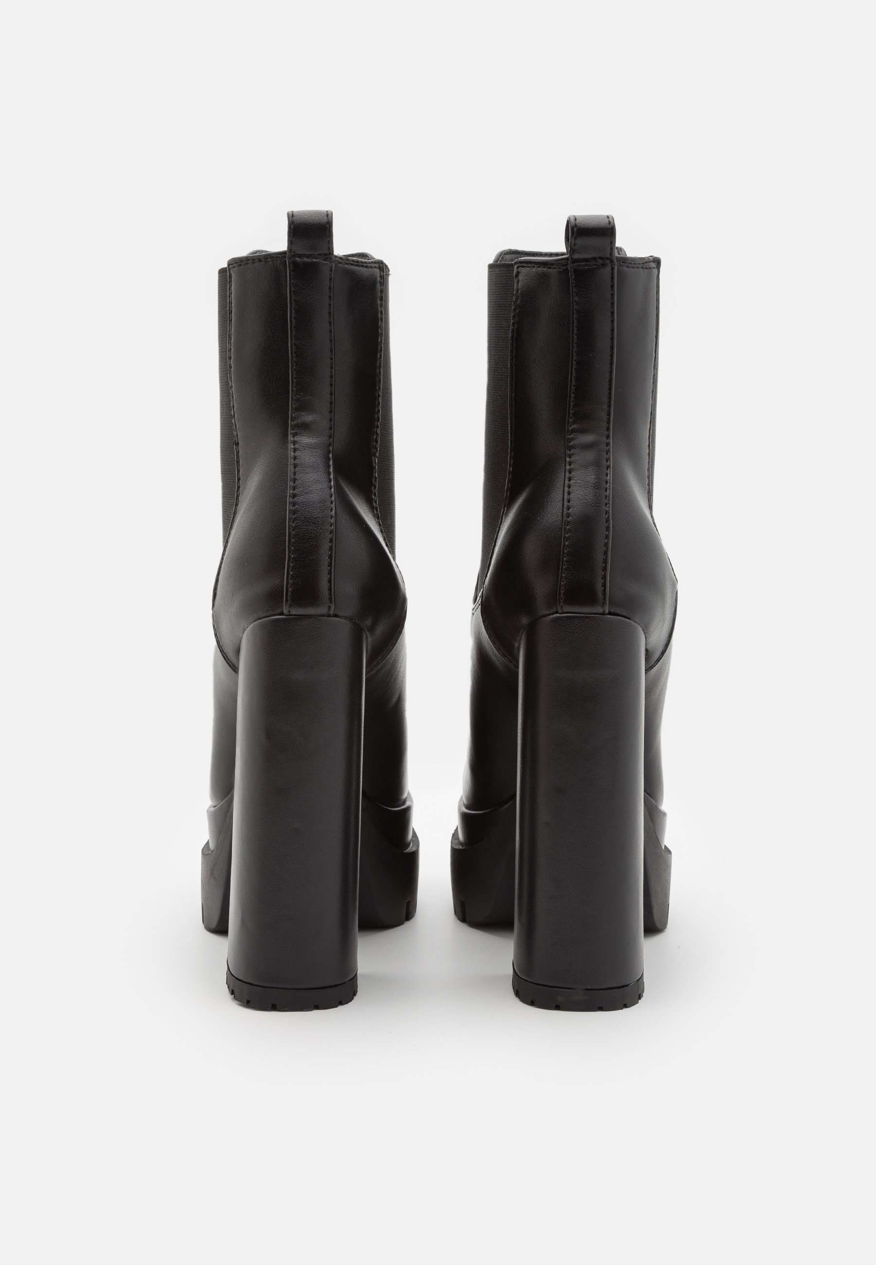 Etsumi● サミットインターナショナル　インパクトリリー INTRIIGO CLAIRE 105: Sandals White | Giuseppe Zanotti