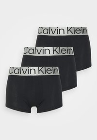 Calvin Klein zwarte boxershorts, drie-pack, met elastische zilveren tailleband met merklogo, gladde stof en middellange snit.