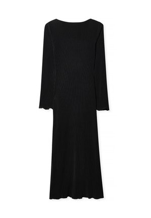 Robe longue à manches longues noire à côtes avec un corsage ajusté, un ourlet évasé et des bords de manches festonnés. Présente un col rond et une texture lisse.