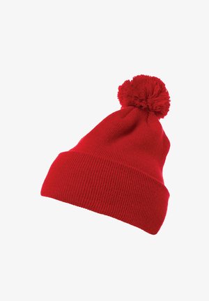 Rote Strickmütze mit umgeschlagenem Saum und einem großen Pompon oben, aus weichem, strukturiertem Material.