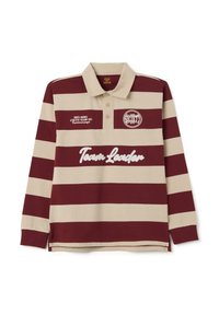 Langärmliges Polohemd mit maroon- und beige-farbenen Horizontalstreifen, einem Kragen und vorderseitigen Textgrafiken, aus Baumwollstoff gefertigt.