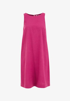 Fukszia ujjatlan ruha egyenes szabással, kerek nyakkivágással és hátul gombos részletekkel, könnyű, textúrás anyagból.
