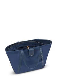 Navyblauwe totebag van duurzaam materiaal, met een gladde buitenkant, leren accenten en een gouden ritssluiting. Binnenin zijn er vakken.
