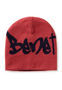 Cappello a maglia rosso con un design grafico blu navy che riporta la scritta "Benet." Realizzato in tessuto morbido con una vestibilità aderente.