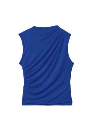 Hihaton kuninkaansininen paita, jossa laskostetut kangasdetaljit takana ja korkea kaulus.