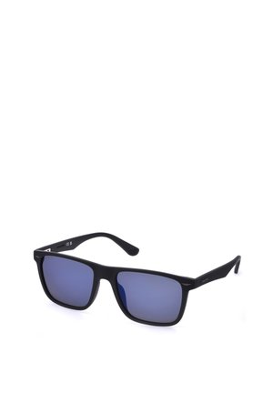 Lunettes de soleil rectangulaires noires avec des verres teintés bleus et des montures texturées, présentées sur un fond blanc.