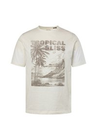 Camiseta de manga corta color beige claro, hecha de algodón suave, con un gráfico marrón de palmeras y un paisaje que incluye el texto "TROPICAL BLISS".