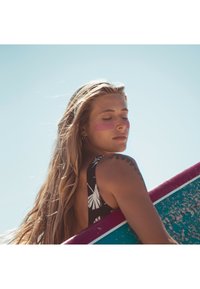 EQ COLORED SUNSTICKS SPF 50+ - Crema solare - raspberry