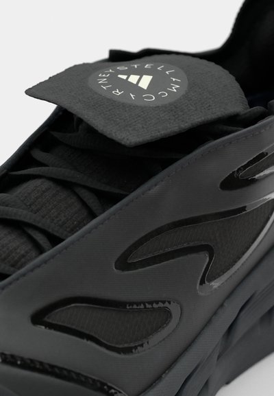 adidas by Stella McCartney ADISTAR - Treniņkurpes - core black/utility black/almond milk