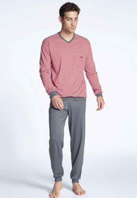 Unselected, tango red