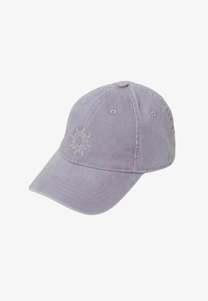 Šviesiai violetinė beisbolo kepurė su siuvinėtu saulės ir mėnulio dizainu priekinėje dalyje, šešiais ventiliacijos angomis ir išlenktu kraštu.