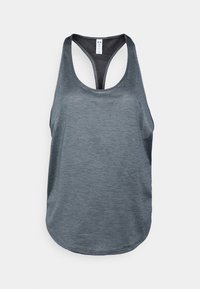 Grå atletisk linne med racerrygdesign, texturerad tyg och rundad nederkant. Inkluderar meshdetaljer för andningsförmåga.