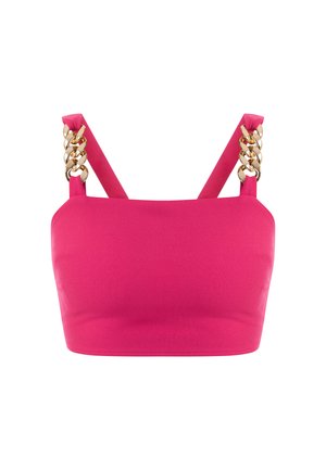 Rožinė trumpa palaidinė, pagaminta iš lygios medžiagos, su masyviais auksiniais grandinėlės akcentais ant petnešų ir struktūrizuotu, prigludusiu dizainu.