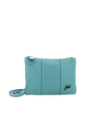 Piccola borsa a tracolla in pelle turchese con tracolla regolabile, chiusura con cerniera e dettaglio logo nero sulla parte anteriore.