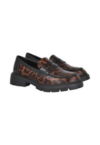 Mocasines con estampado de leopardo en marrón y negro, con acabado texturizado y suelas de goma negra gruesa. Presentan una banda negra suave en la parte superior.