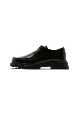 Lace-ups - black
