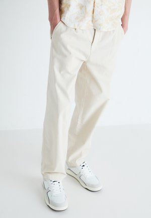 Pepe Jeans RELAXED COMFORT PANT - Housut - ivory white