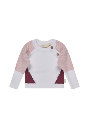Langärmliger Babypullover mit weißem Körper, rosafarbenen strukturierten Ärmeln, kastanienbraunen Seitenflicken und zwei Holzknöpfen an der Schulter.