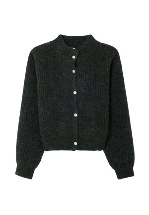 Temno siva pletena jakna z okroglo ovratnico, spuštenimi rameni in petimi belimi gumbi. Ima teksturiran vzorec in skrajšan kroj.