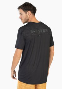 Spyder SPYDER MEN SHORT SLEEVE T-SHIRT - Camiseta estampada - black