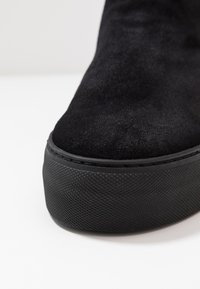 Shepherd AMBER - Nilkkurit - black