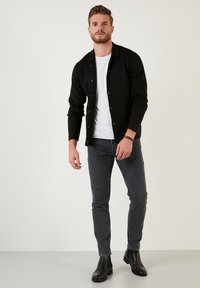 Buratti Vest - black