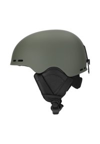 Matte olijfgroene helm met een gladde buitenoppervlak, geventileerde achterzijde en verstelbare kinriem. Zwarte gaasvoering aan de binnenkant voor comfort.