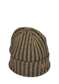Knitted beanie in brown with darker stripes, featuring a folded cuff and a small leather patch on the side. Textured fabric.