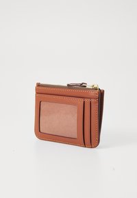 COACH ESSENTIAL MINI ID CARD CASE IN SIGNATURE CANVAS - Lommebok - caramel