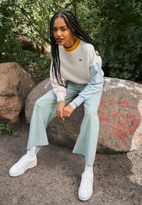 Puma MAYZE - Sapatilha de treino - white/lotus