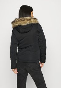 Abercrombie & Fitch Vinterjacka - black