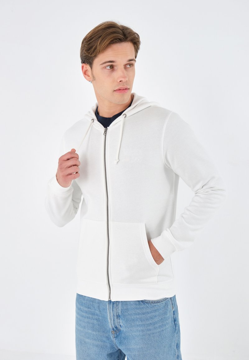 Pier One - Lukuga pusa - white, Suurenda