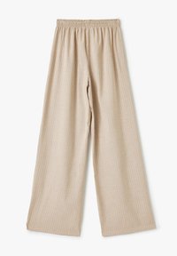 Pantaloni larghi beige realizzati in tessuto morbido con righe bianche verticali. Presentano una vita elasticizzata per comfort e facilità di utilizzo.