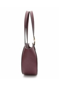 Borsa a mano in pelle borgogna con forma arrotondata, texture liscia, doppi manici piatti e bordi neri a contrasto. Presenta un chiusura in metallo dorato.