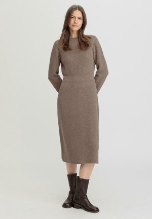 hessnatur MIDI REGULAR - Jumper dress - camel