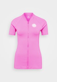 Fitted short-sleeve rash guard in bright pink, made of ribbed material. Features a front zipper and a circular logo on the chest.