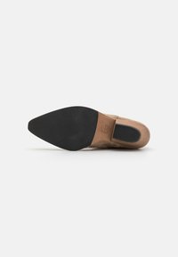 Kennel + Schmenger RIDER - Botines camperos - nuts