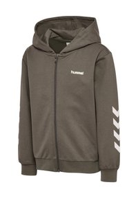 Hoodad zip-up sweatshirt i olivgrön tyg. Har vita chevronränder på ärmarna och en liten logotyp på bröstet. Mjuk textur.