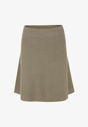 Pletená sukně do áčka v tlumeně olivové barvě, s širokým pasem a strukturovanou látkou. Lem nabízí jemné řasení a plynulý pohyb.
