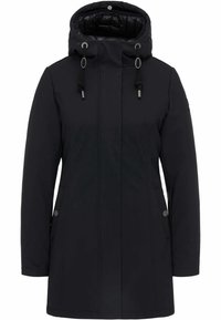 Chubasquero negro impermeable con capucha, que presenta un cierre de cremallera, detalles con cordones y dos bolsillos laterales. Textura suave y corte recto.
