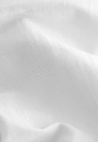 Next V-NECK BUBBLE HEM - REGULAR FIT - T-Shirt print - white