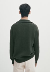 Massimo Dutti Strickpullover - dark green
